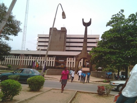 Obafemi Awolowo University (OAU), campus