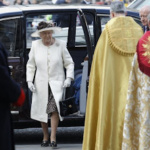 QE 2 – steps out for Westminster Abbey